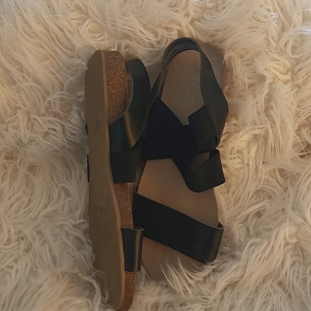 Sandals - Picture 3 of 3